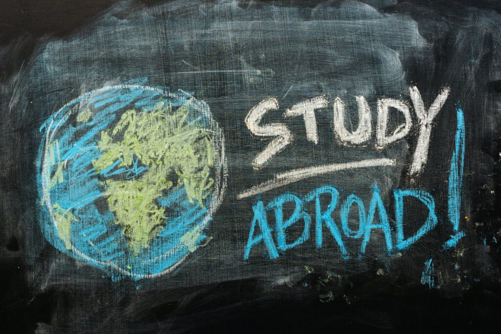  study abroad without money
