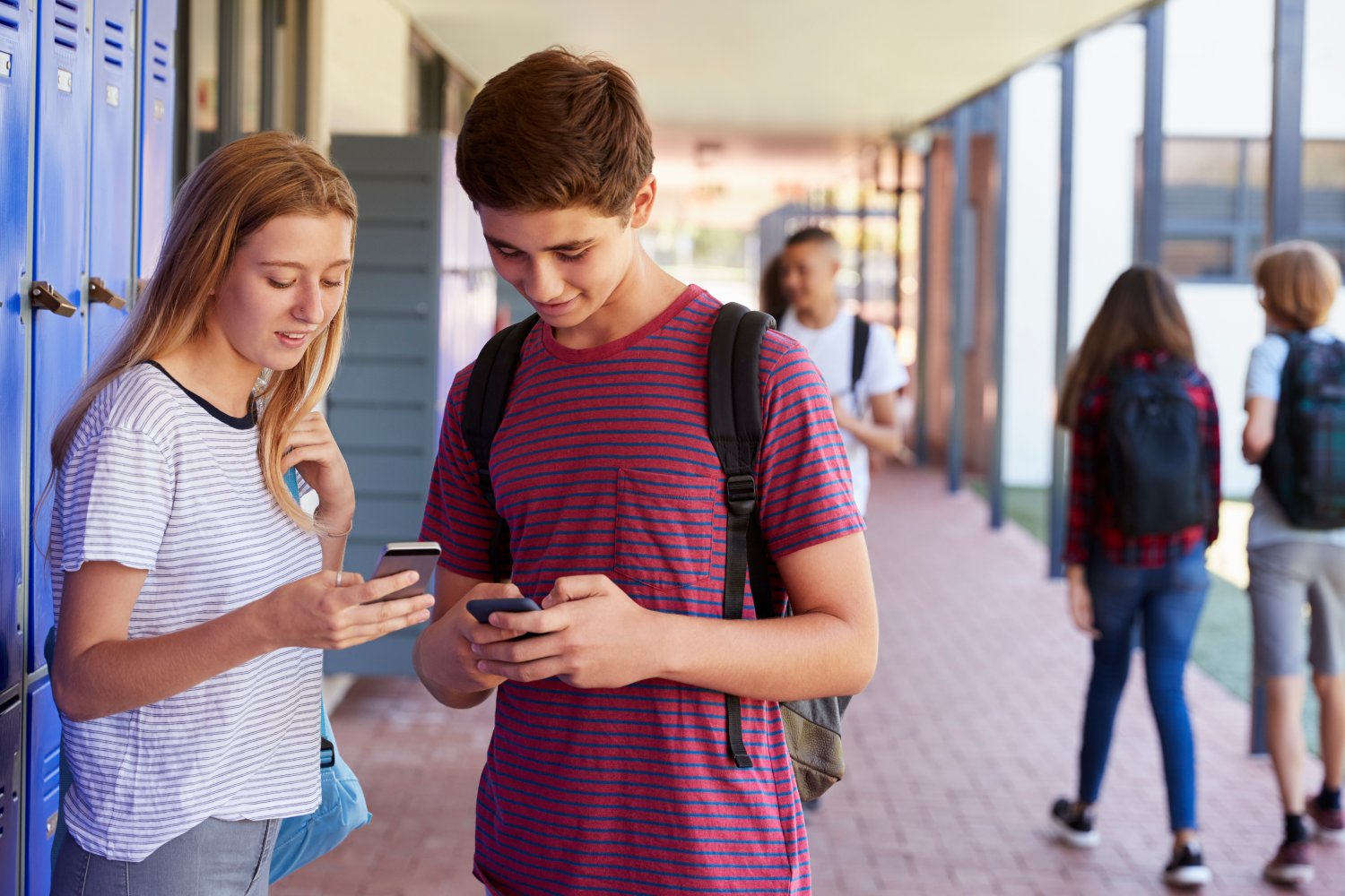 Why Students Should Have Phones In School - EDUCATE TREE