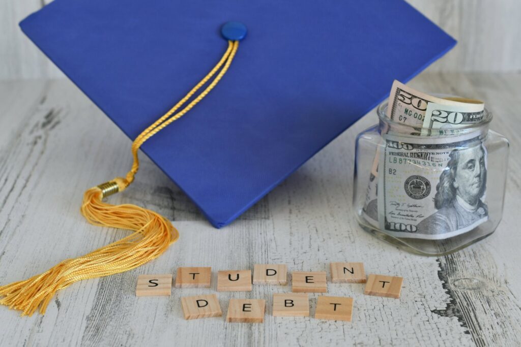 How Many College Students Are In Debt?